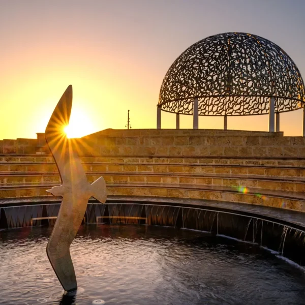 bus tour west coast australia