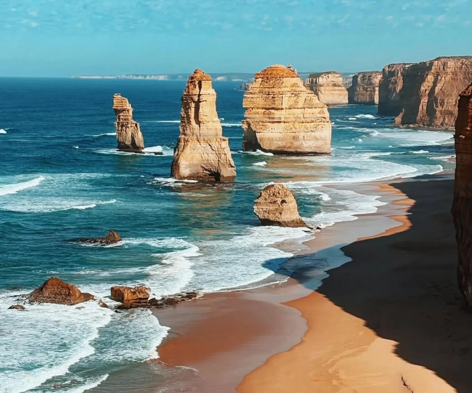 can helicopters land at the Twelve Apostles